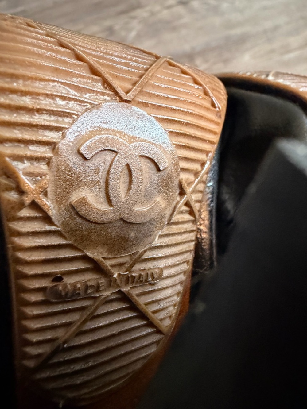 CHANEL Black Leather Block Heel Pumps with Quilted CC Motif - Picture 6 of 12